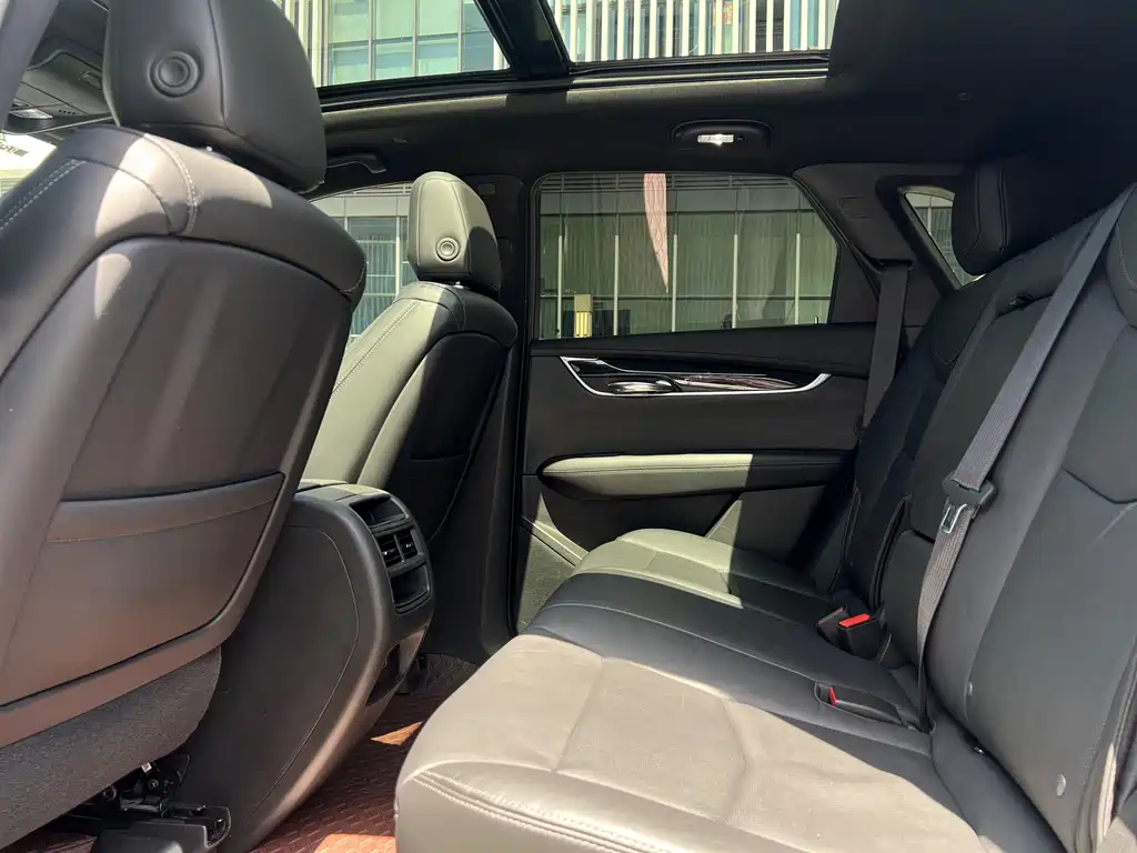 Cadillac XT5 2020 — фото 9