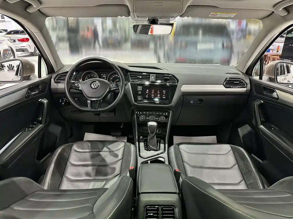 Volkswagen Tiguan L 2018 — фото 8