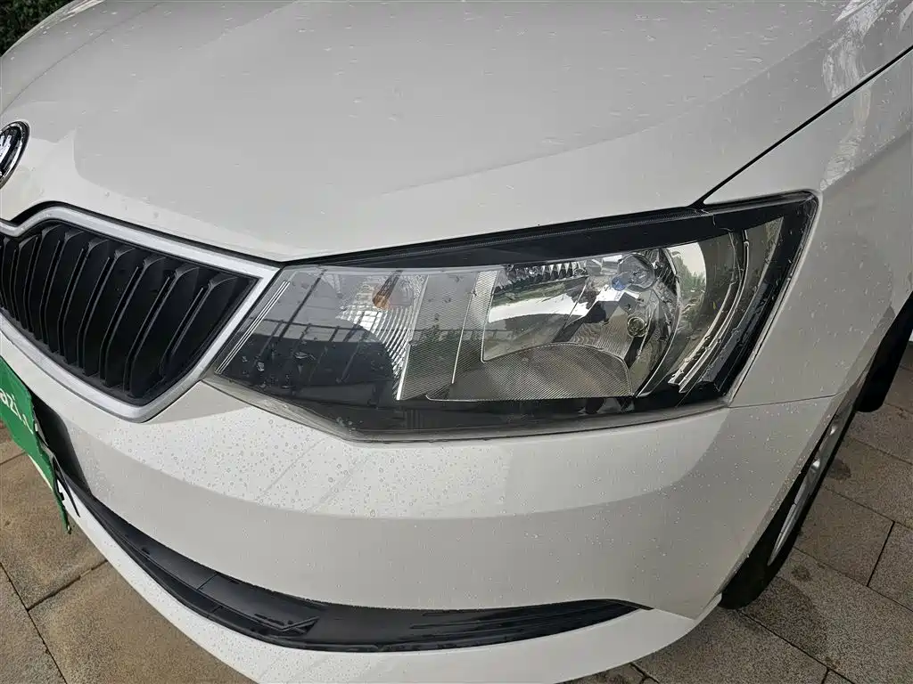 Skoda Fabia 2017 — фото 24