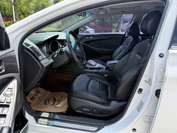 Hyundai Sonata 2012