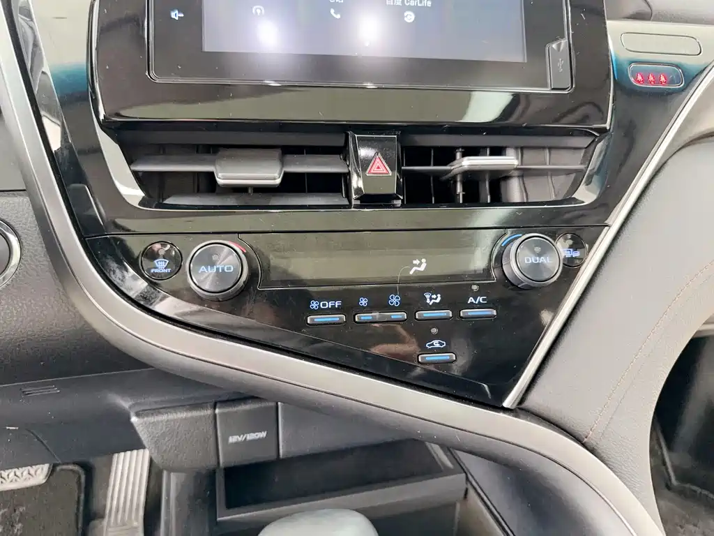 Toyota Camry 2022 — фото 14