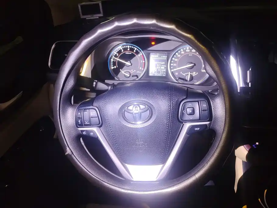 Toyota Highlander 2017 — фото 15