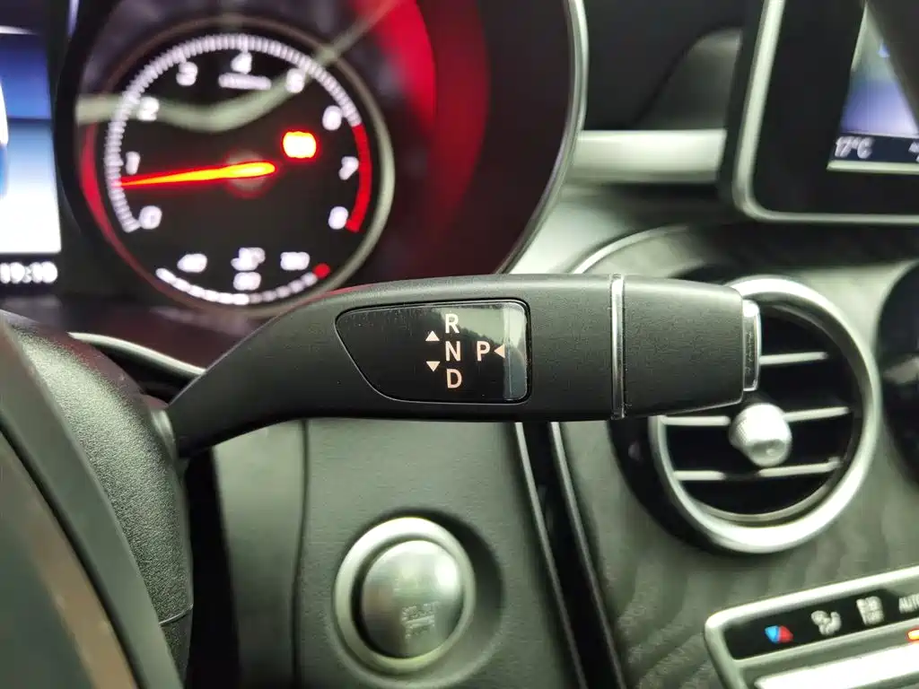 Mercedes-Benz C-Class 2018 — фото 13