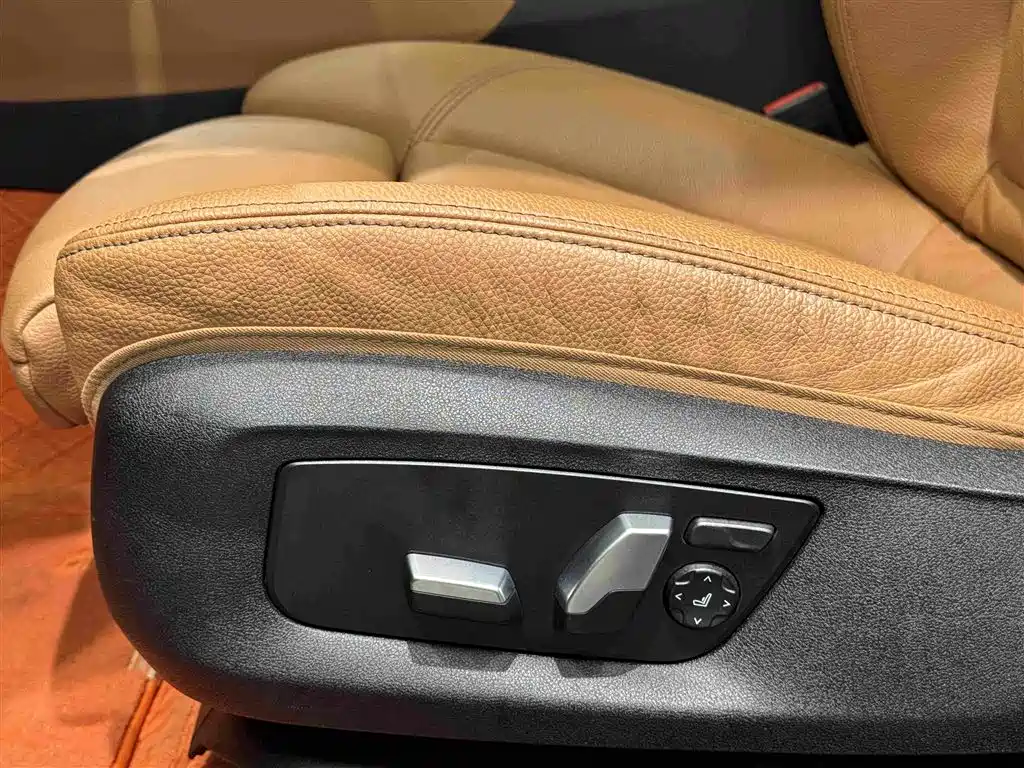 BMW 6 Series GT 2024 — фото 15