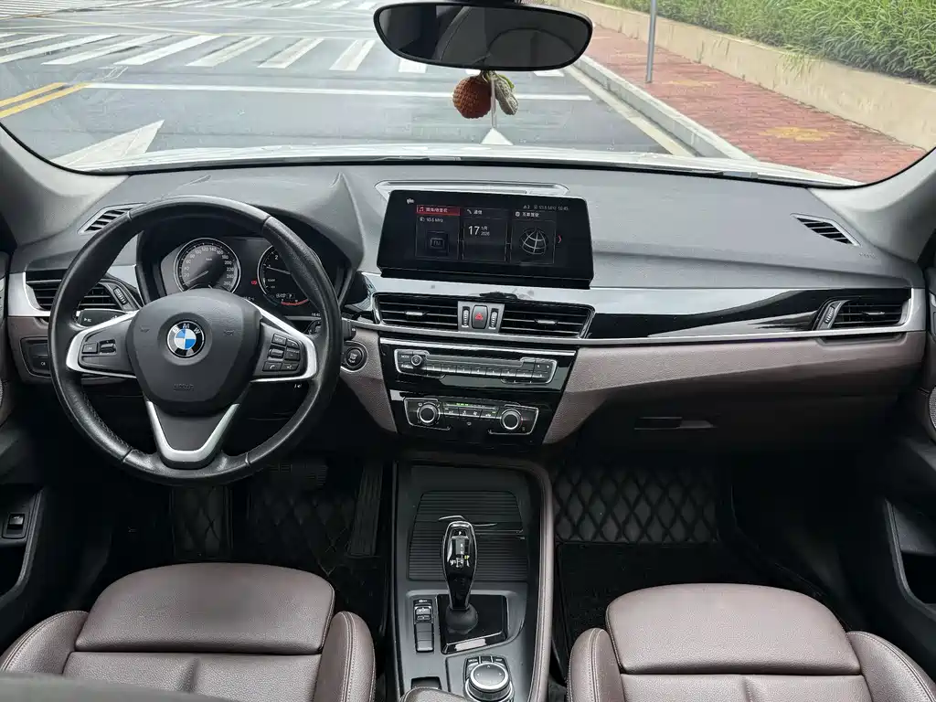 BMW X1 2021 — фото 11