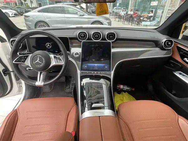 Mercedes-Benz GLC 2023