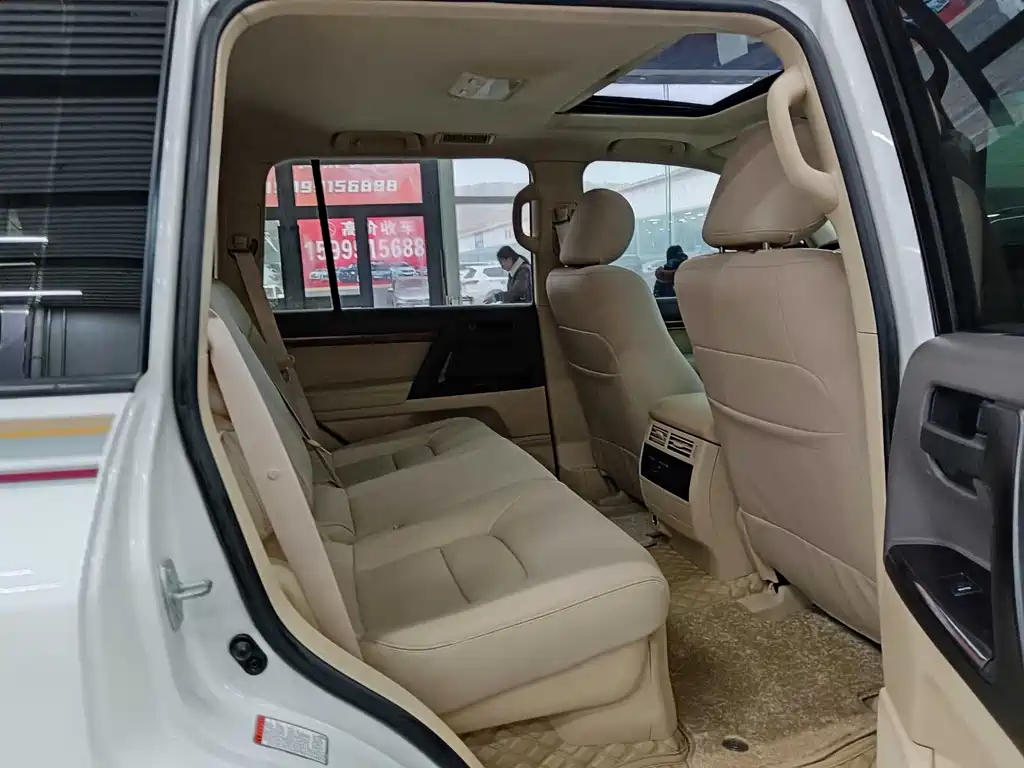 Toyota Land Cruiser 2017 — фото 15