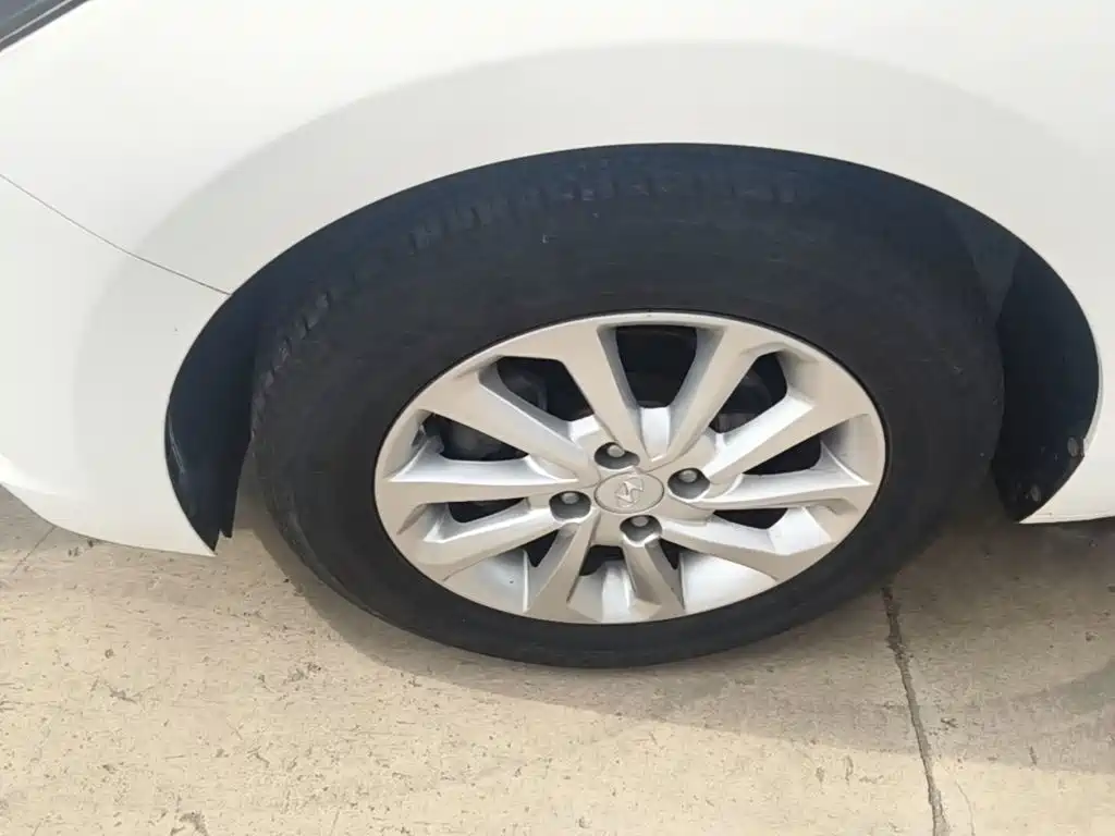 Hyundai Verna 2019 — фото 23