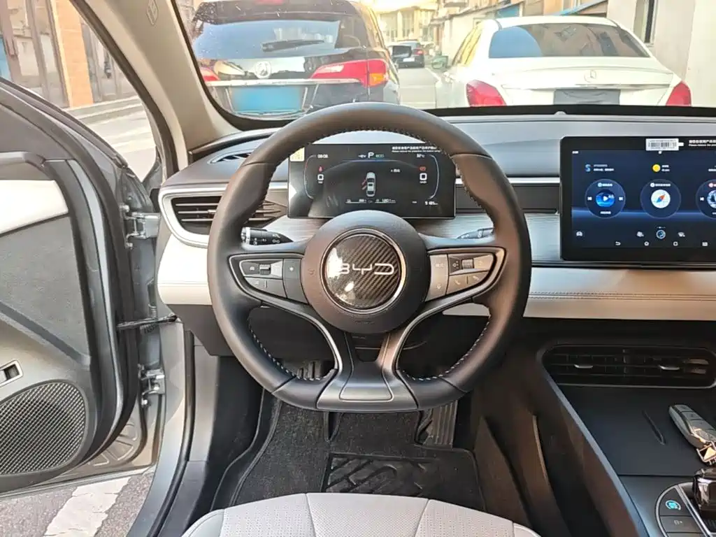 BYD Seal 05 DM-i 2025 — фото 11
