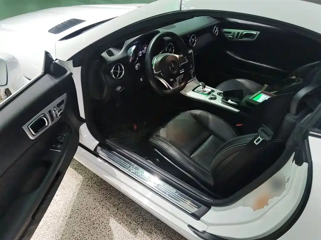 Mercedes-Benz SLC 2017 — фото 15