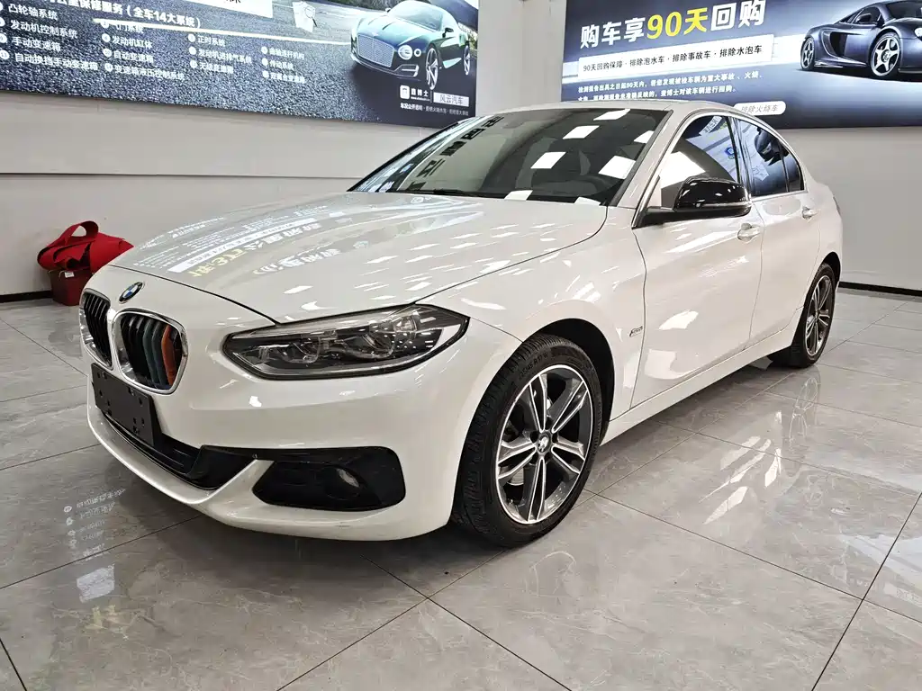 BMW 1 Series 2018 — фото 1