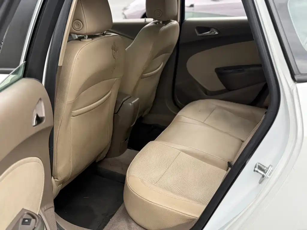 Buick Excelle GT 2013 — фото 11