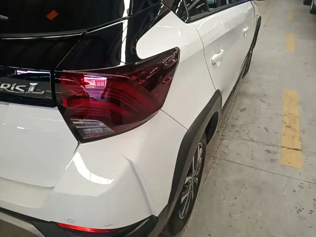 Toyota Yaris L 2020 — фото 8