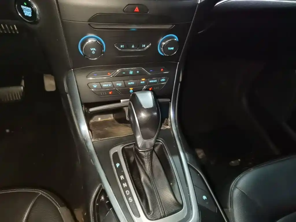 Ford Edge 2019 — фото 14