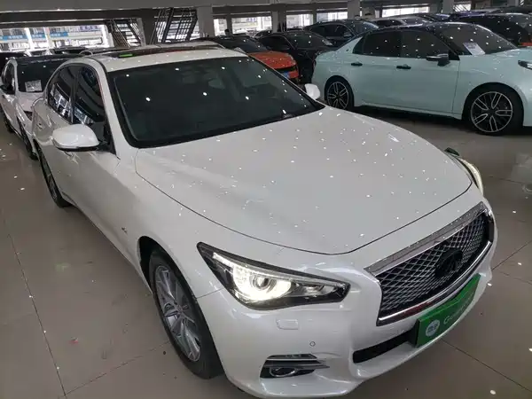 Infiniti Q50L 2015