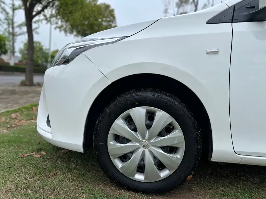 Toyota Yaris L 2019 — фото 15