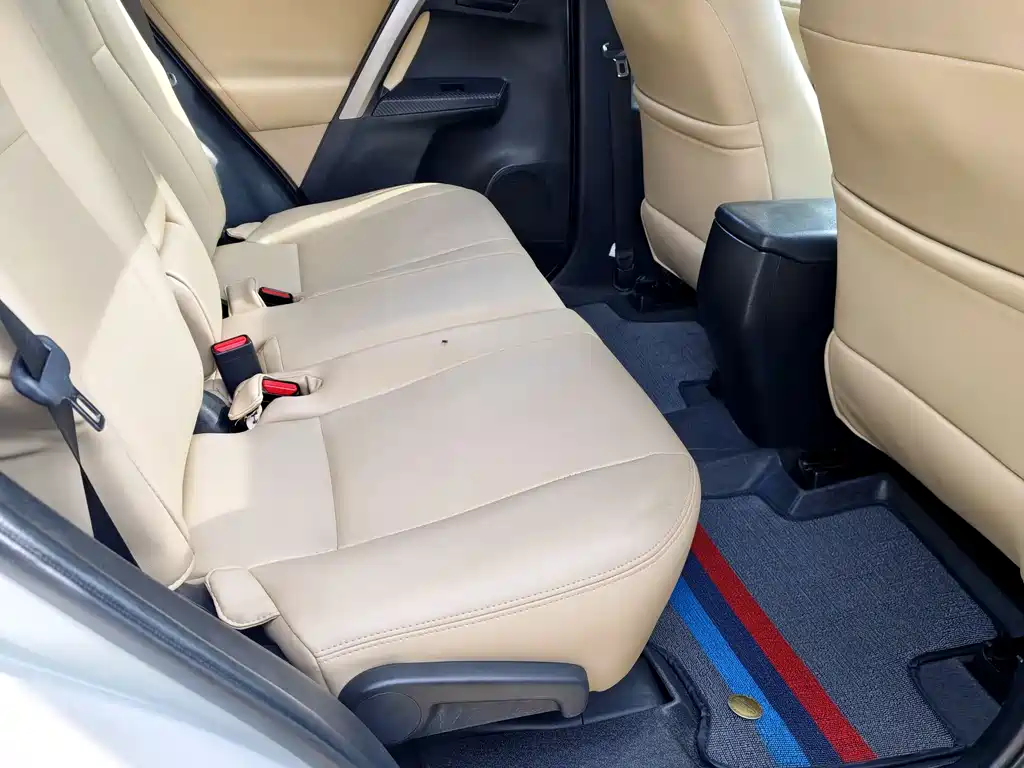 Toyota RAV4 2015 — фото 24