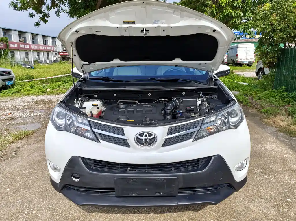 Toyota RAV4 2015 — фото 26