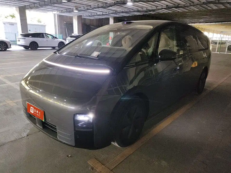Li Auto Li MEGA 2025