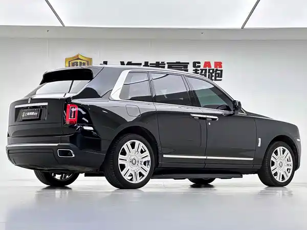 Rolls-Royce Cullinan 2024