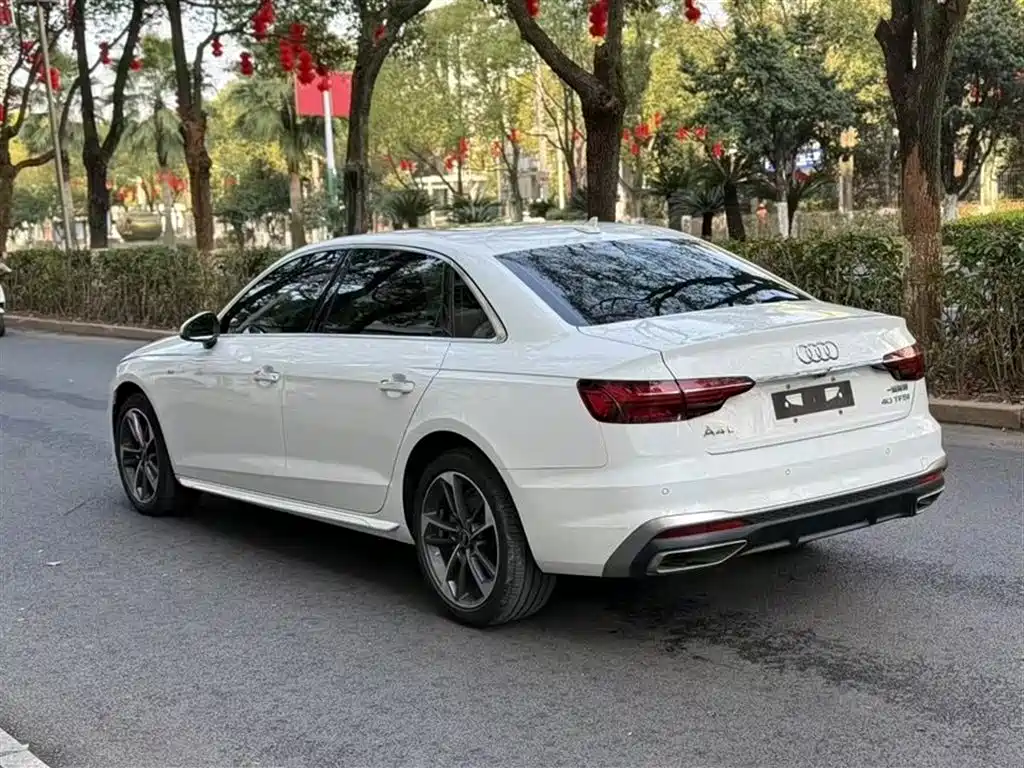Audi A4L 2023 — фото 5