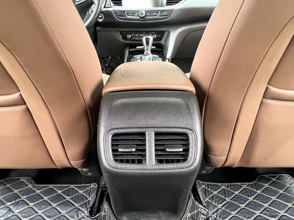 Buick Regal 2019 — фото 10