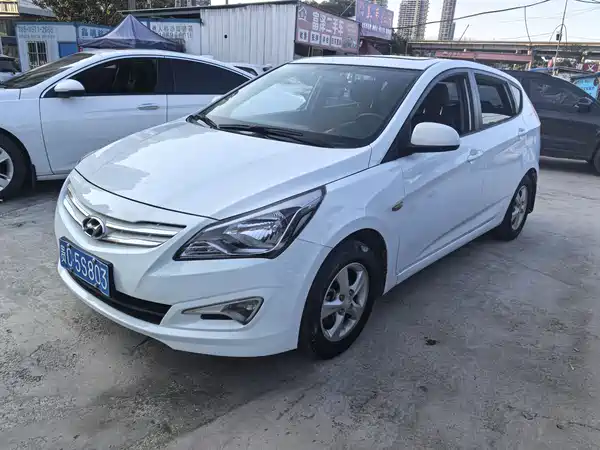 Hyundai Rui Yi 2015