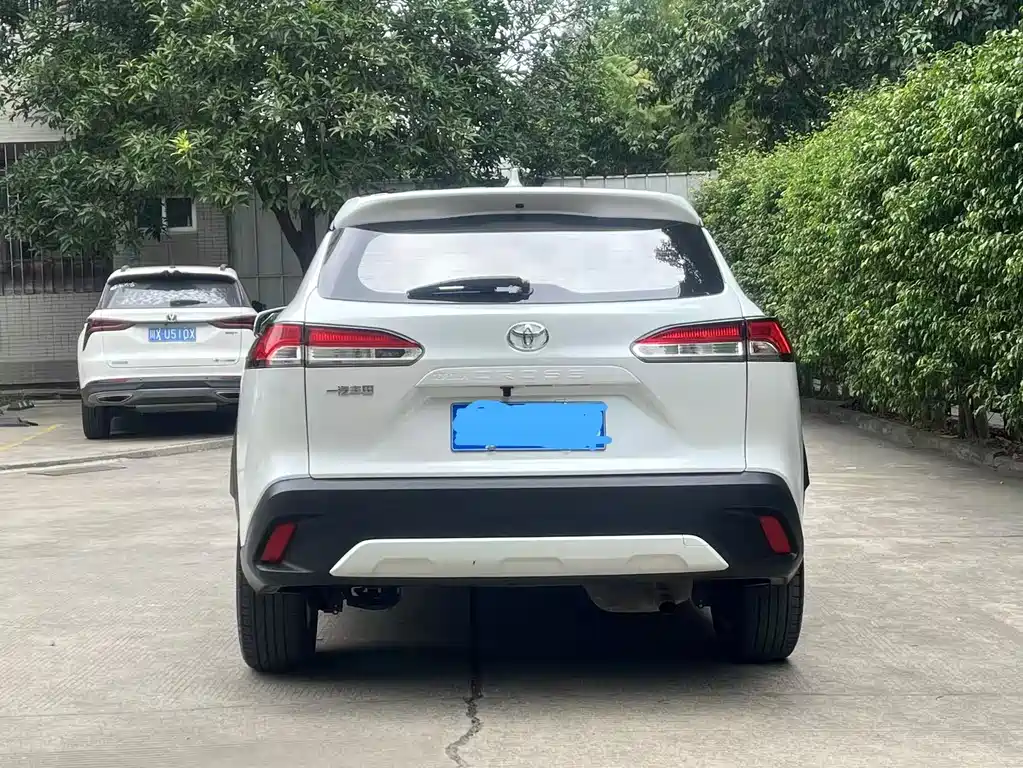 Toyota Corolla Cross 2023 — фото 4
