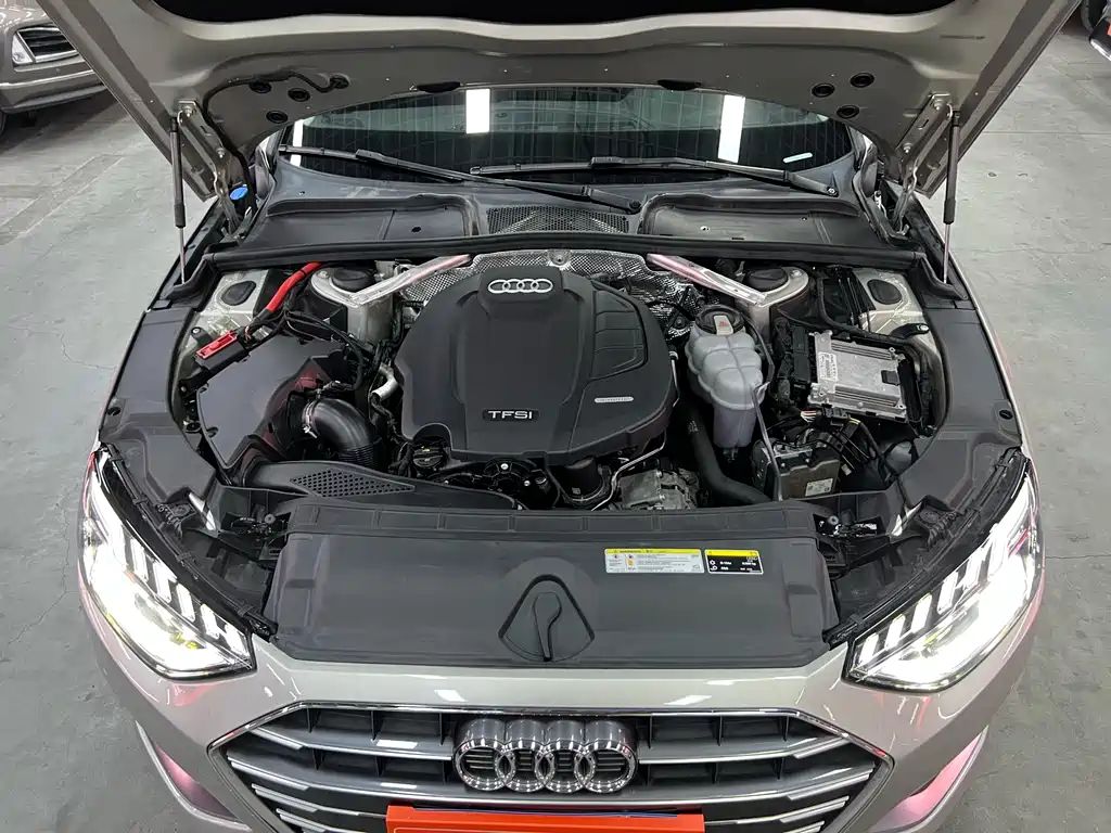 Audi A4L 2021 — фото 18