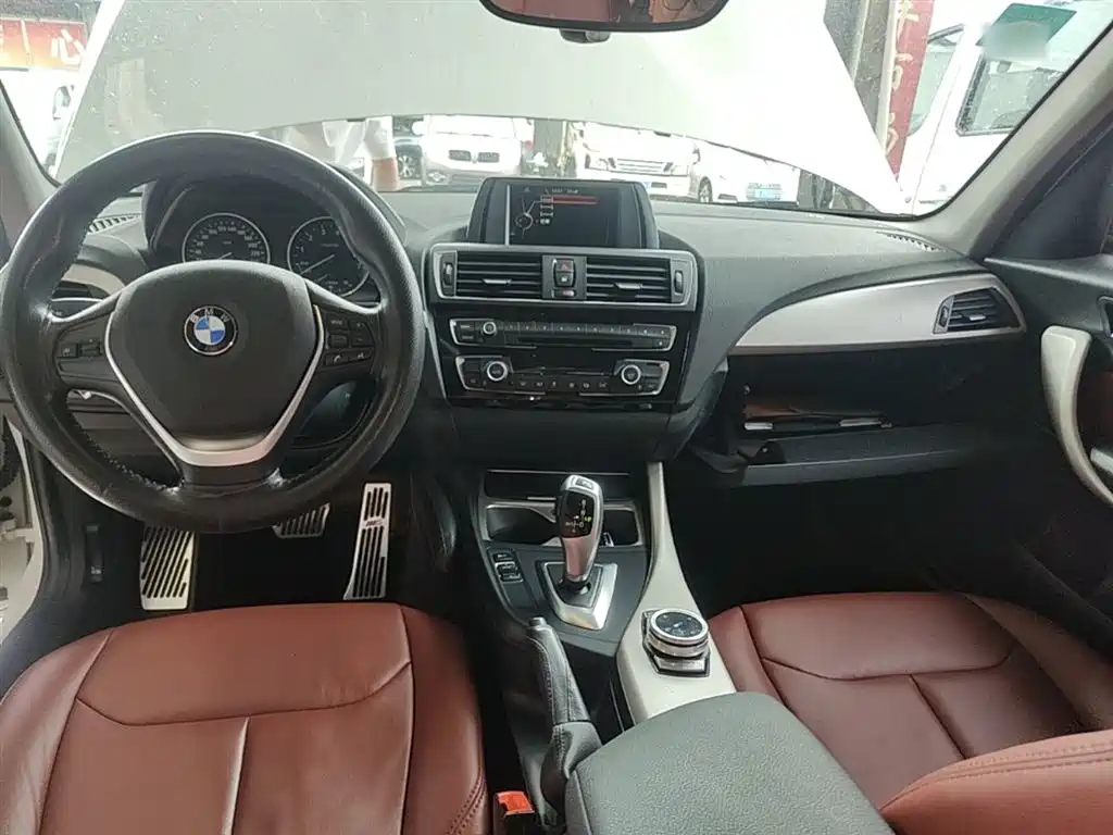 BMW 1 Series 2017 — фото 10