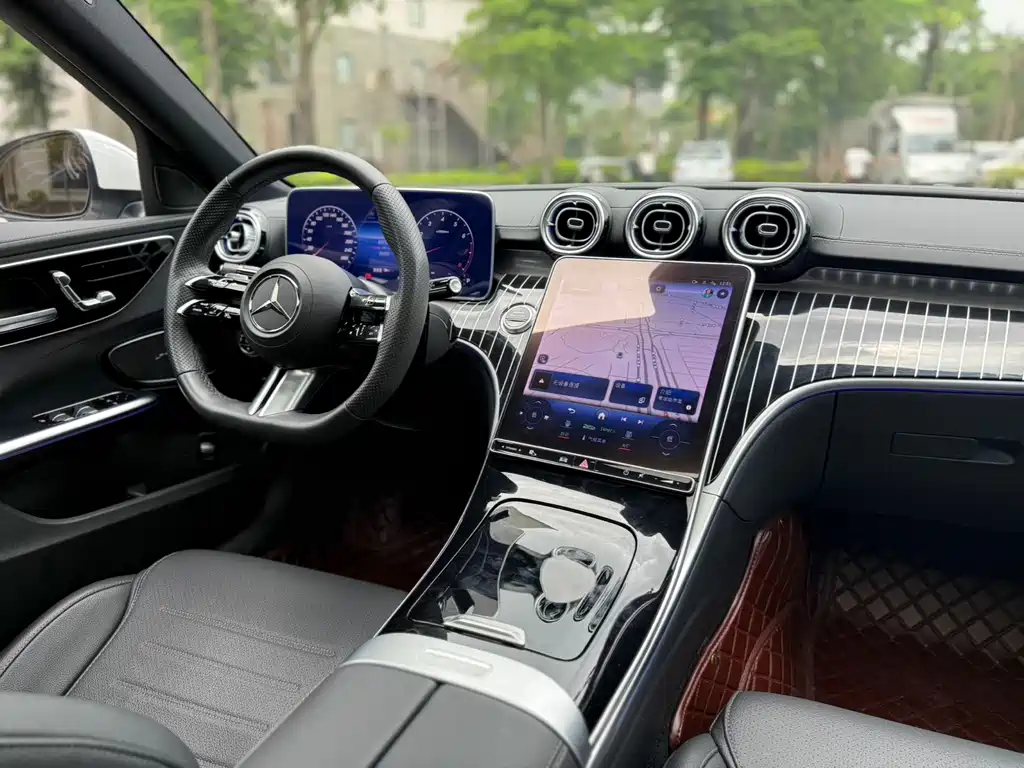 Mercedes-Benz C-Class 2023 — фото 11