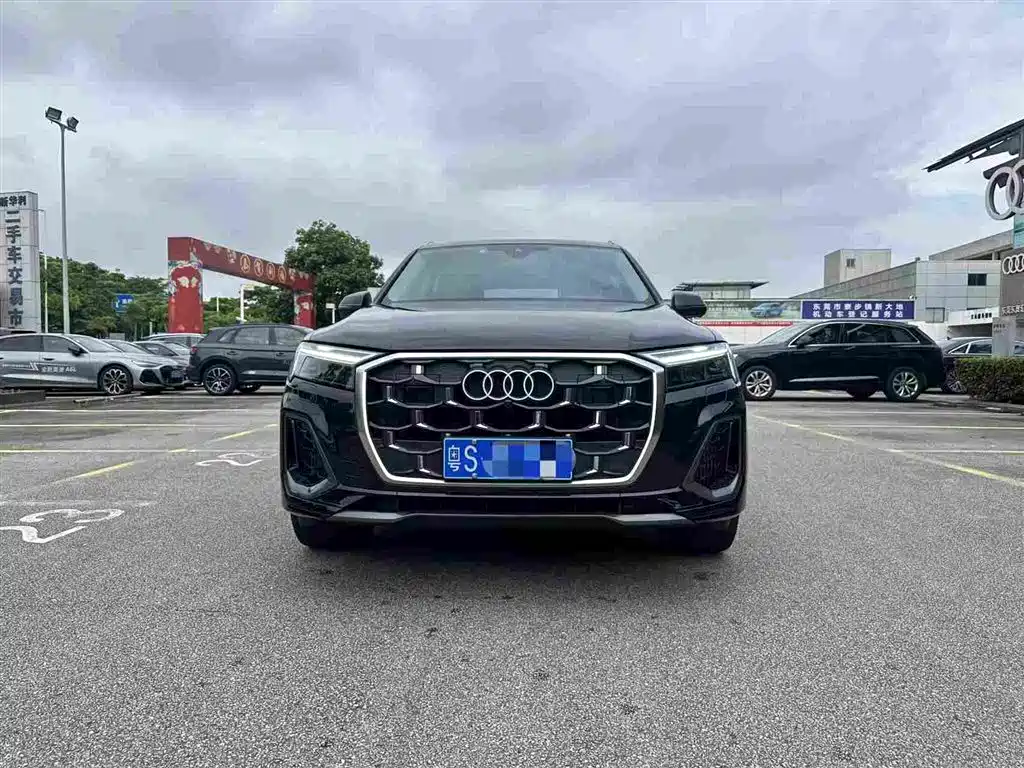 Audi Q7 2025 — фото 2