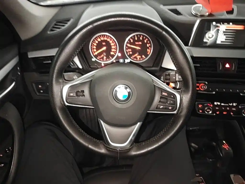 BMW X1 2017 — фото 11