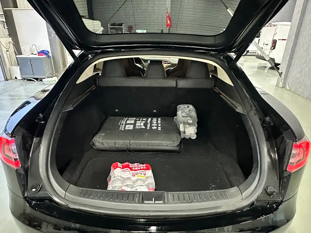 Tesla Model S 2015 — фото 9