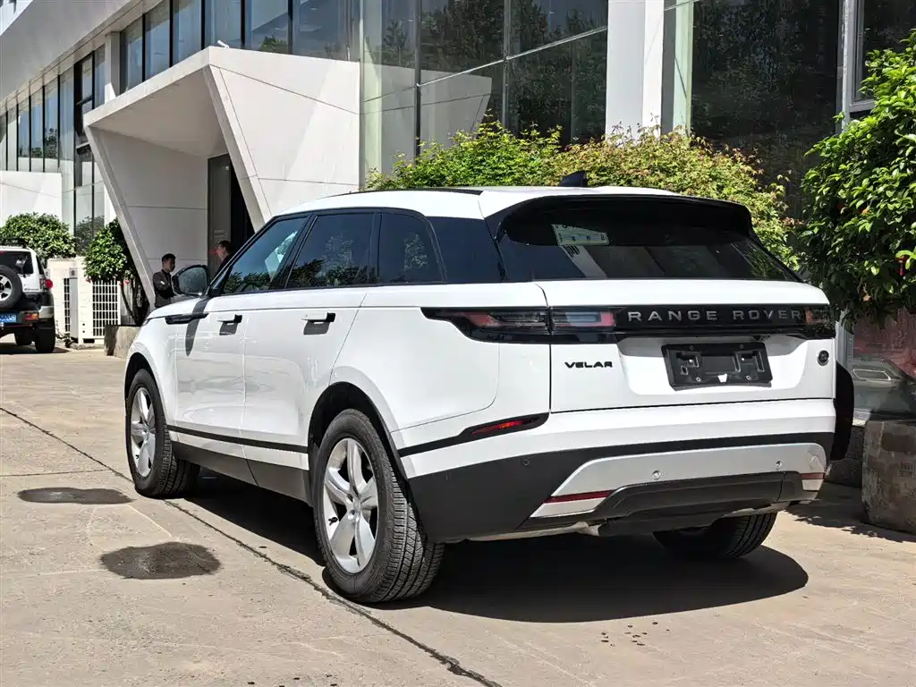 Land Rover Velar 2025 — фото 3