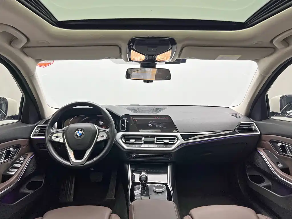 BMW 3 Series 2019 — фото 10