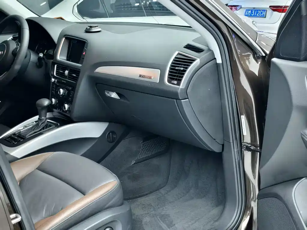 Audi Q5 2018 — фото 10