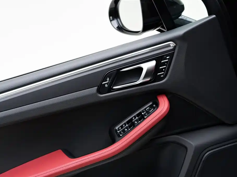 Porsche Macan 2023 — фото 14