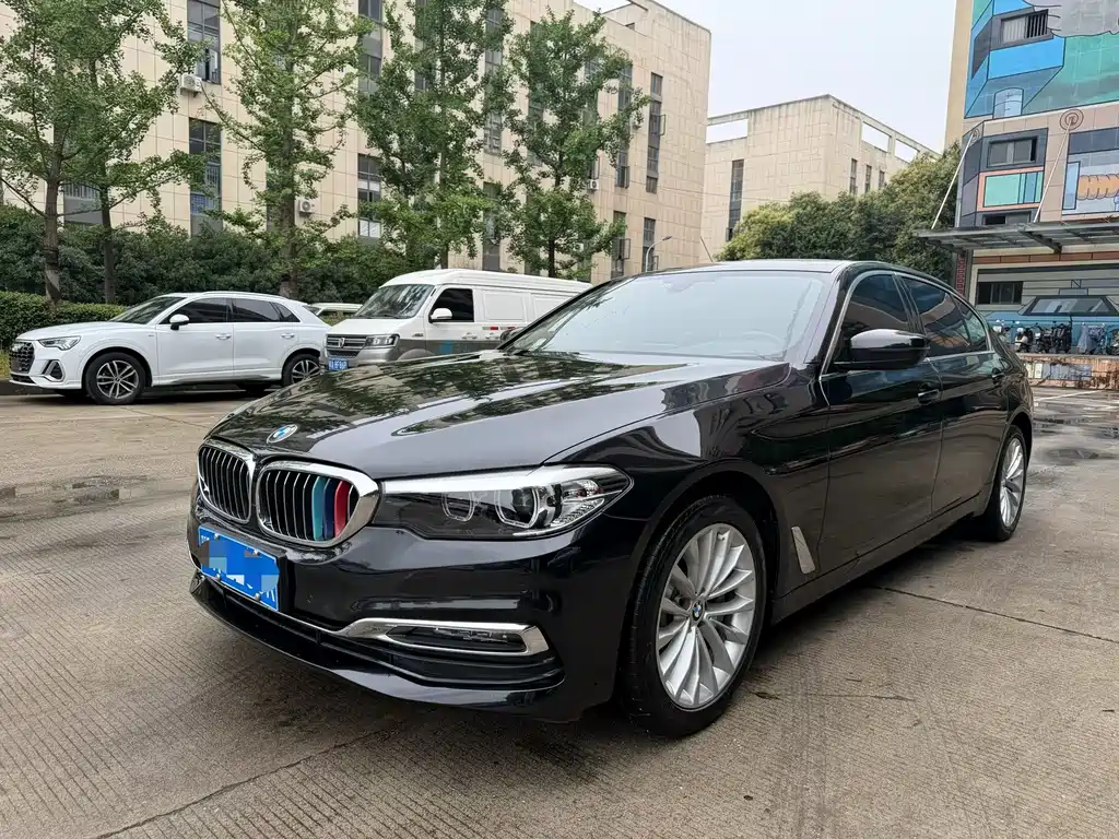 BMW 5 Series 2019 — фото 1