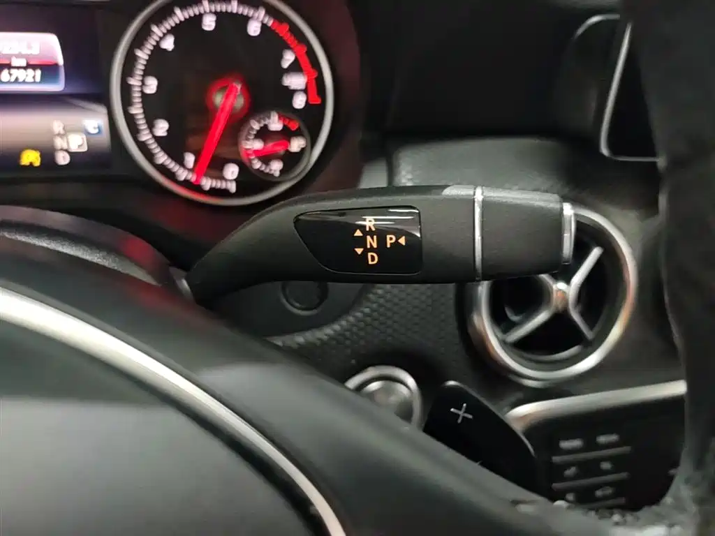 Mercedes-Benz A-Class 2018 — фото 14