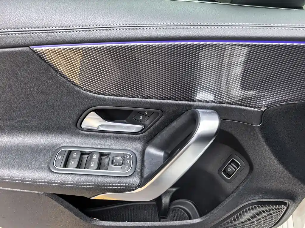 Mercedes-Benz A-Class 2022 — фото 10