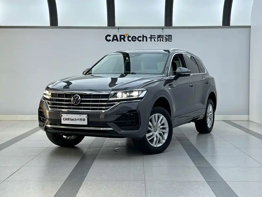 Volkswagen Touareg 2023 — фото 1