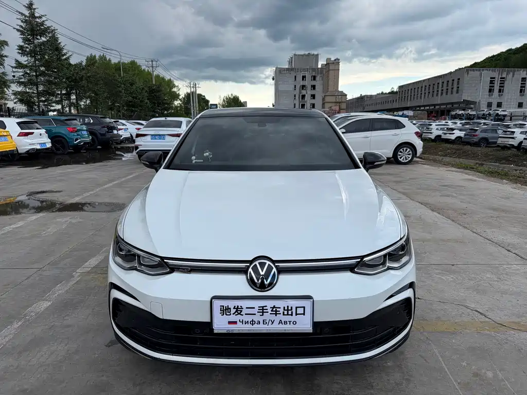 Volkswagen Golf 2021