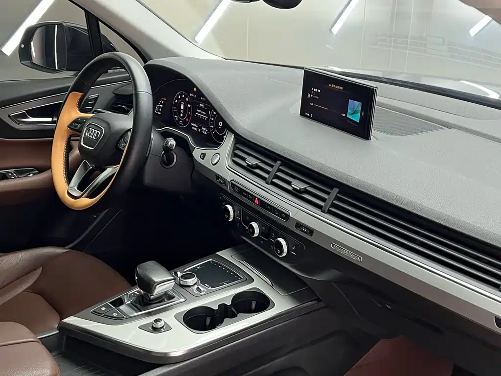 Audi Q7 2019 — фото 18