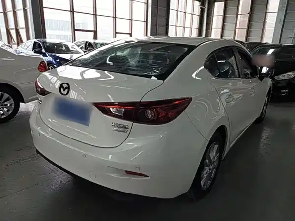 Mazda 3 Axela 2016