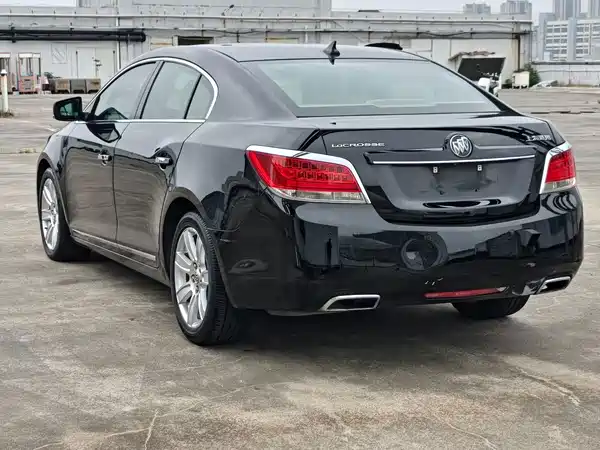 Buick LaCrosse 2011