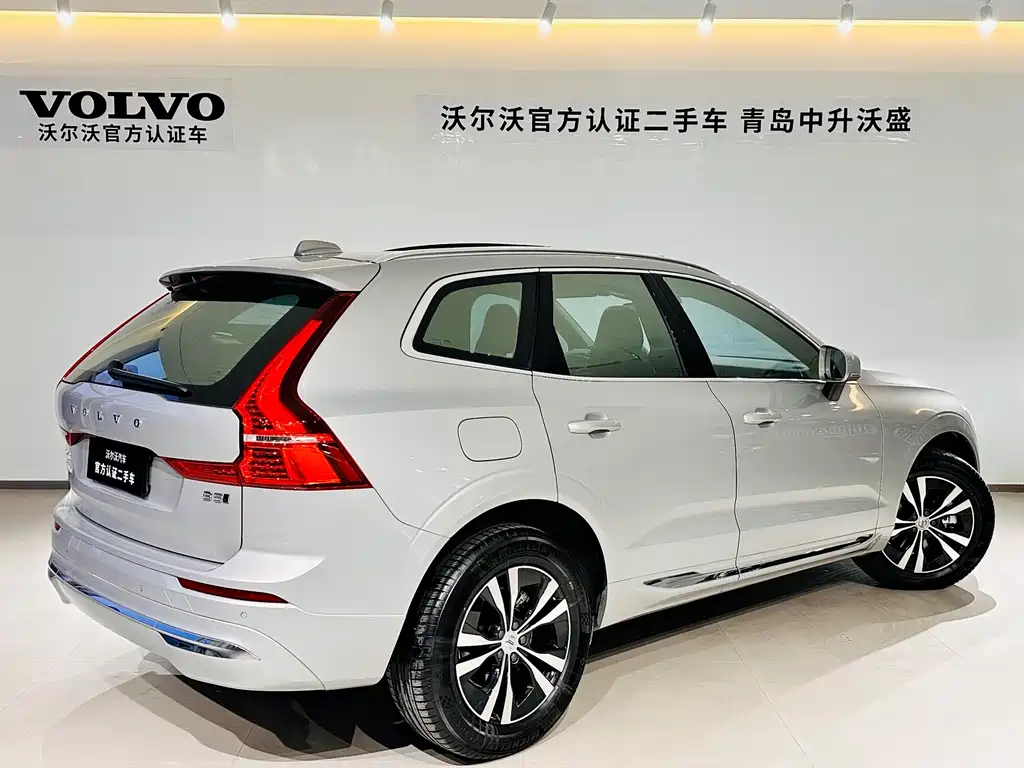 Volvo XC60 2022 — фото 4
