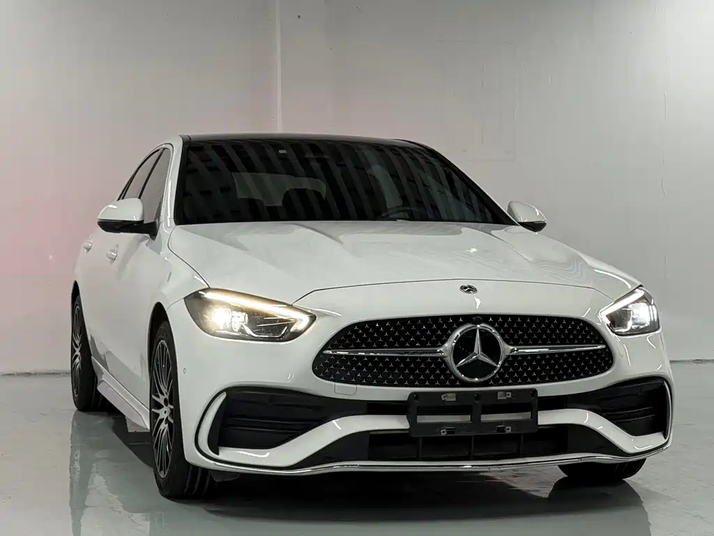 Mercedes-Benz C-Class 2023 — фото 3