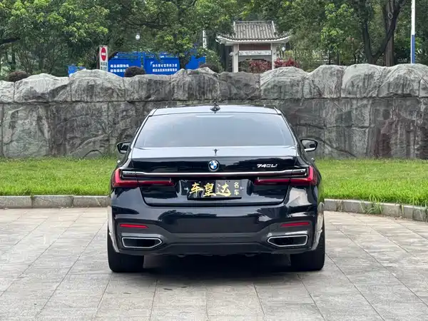 BMW 7 Series 2021