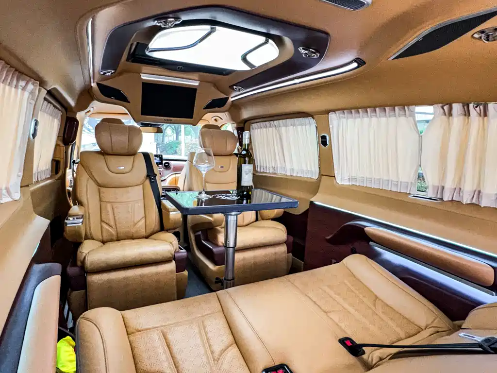 Mercedes-Benz V-Class 2022 — фото 27